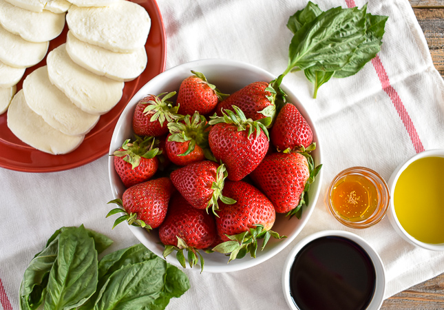 strawberry caprese ingredients